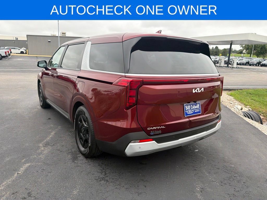 Used 2025 Kia Carnival FWD image 6