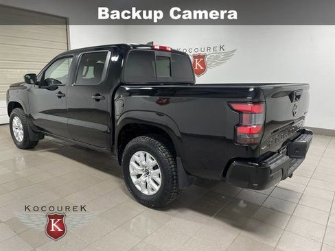 Used 2022 Nissan Frontier SV AWD/4WD image 4