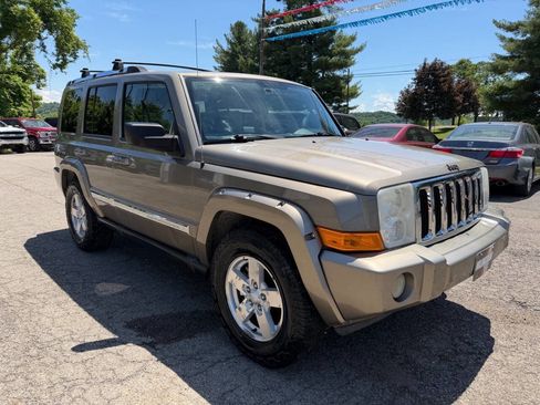 Used 2006 Jeep Commander Limited AWD/4WD image 3