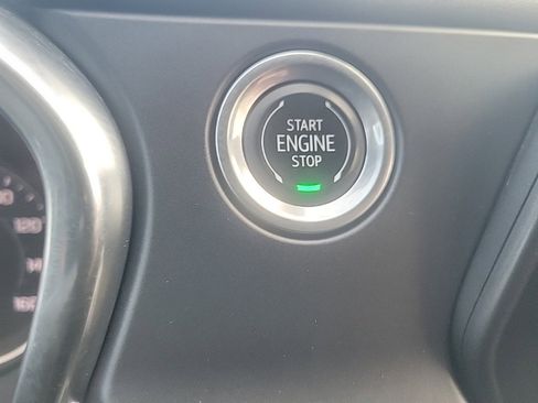 Used 2019 Chevrolet Blazer LT image 13