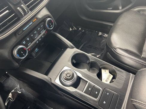 Used 2022 Ford Escape SEL image 19