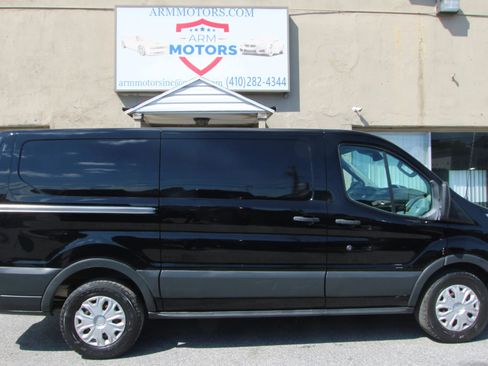 Used 2017 Ford Transit 150 130 Low Roof w/ Exterior Upgrade Package RWD image 4