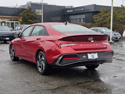 Used 2025 Hyundai Elantra SEL image 5