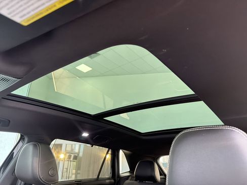 Used 2024 Volkswagen Atlas Cross Sport SE image 16