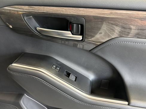 New 2026 Toyota Highlander Limited AWD/4WD image 22