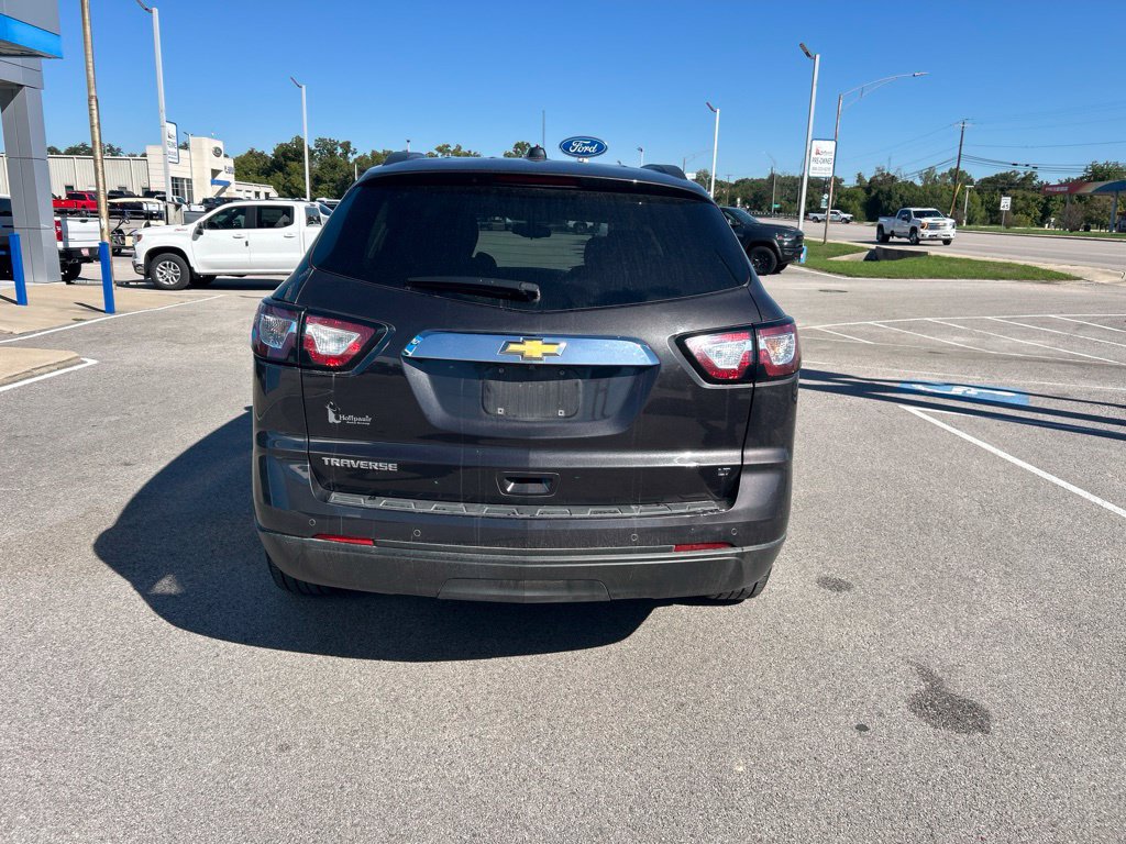 Used 2017 Chevrolet Traverse LT w/ Traveler's Package FWD image 6