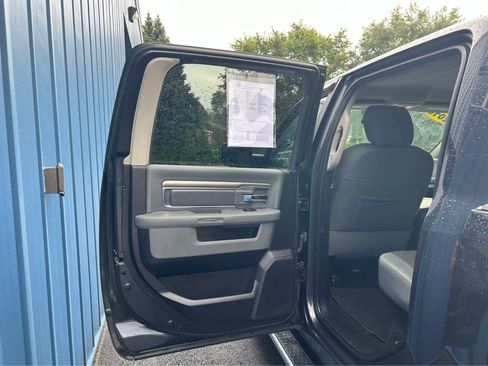 Used 2018 RAM 1500 Big Horn image 33