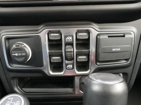 Used 2023 Jeep Wrangler High Altitude image 34