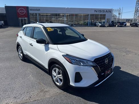 Used 2025 Nissan Kicks Play S image 1