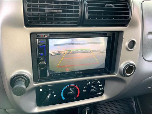 Used 2010 Ford Ranger XLT image 22