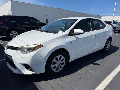 Used 2015 Toyota Corolla L FWD image 3