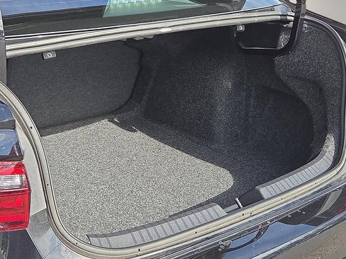 Used 2024 Volkswagen Jetta SEL image 9