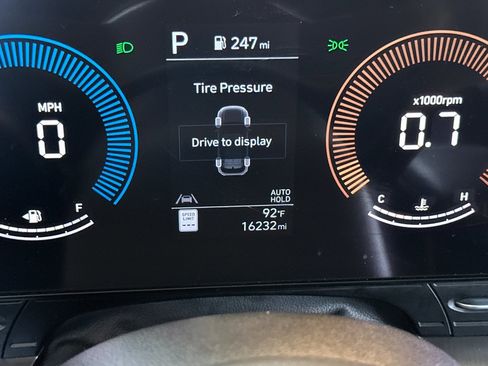 Certified 2025 Hyundai Kona SEL AWD/4WD image 27