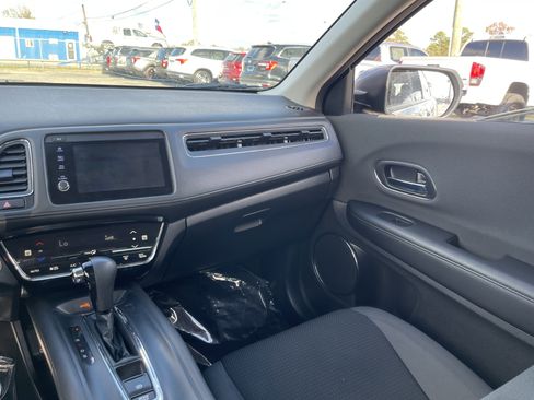 Used 2021 Honda HR-V EX image 29