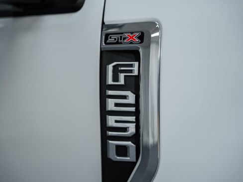 Used 2020 Ford F250 XL w/ STX Appearance Package image 11
