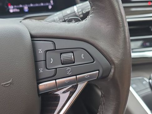 Used 2021 Cadillac Escalade Premium Luxury w/ LPO, Illumination Package AWD/4WD image 20