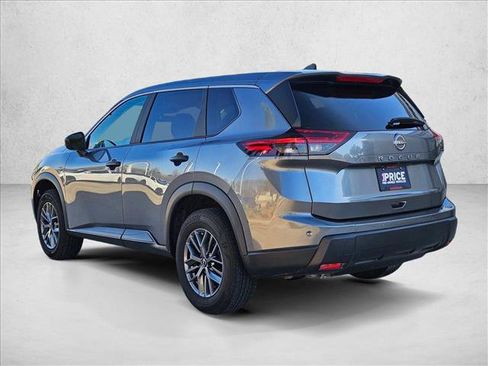 Used 2024 Nissan Rogue S image 8