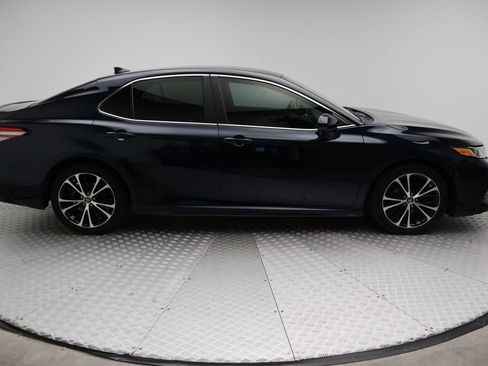Certified 2019 Toyota Camry SE image 7