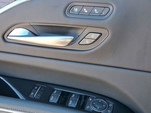 Certified 2023 Cadillac Escalade Premium Luxury image 25
