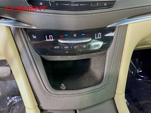 Used 2018 Cadillac XT5 FWD image 20