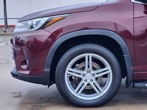 Used 2018 Toyota Highlander Limited image 5