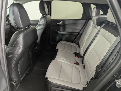 Used 2023 Ford Escape Platinum AWD/4WD image 17
