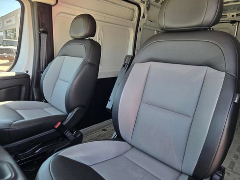 Used 2026 RAM ProMaster 2500 w/ Convenience Group FWD image 23