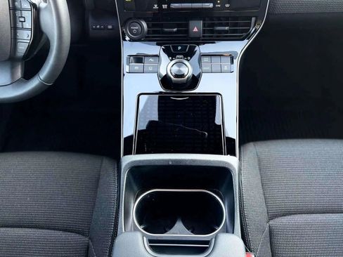 Used 2023 Toyota bZ4X FWD image 11