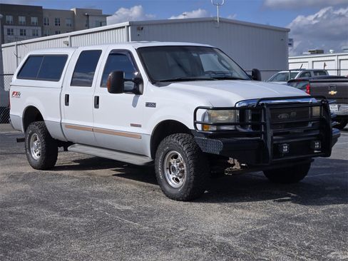 Used 2004 Ford F350 Lariat image 3