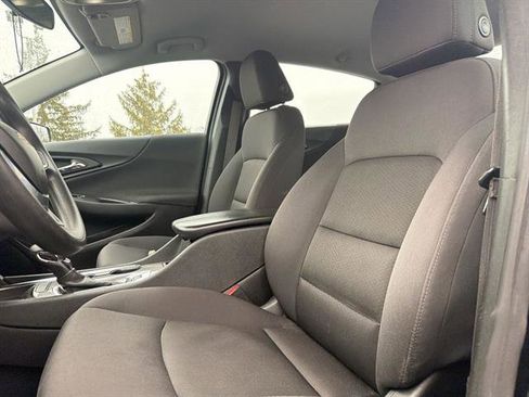 Used 2022 Chevrolet Malibu LT image 36