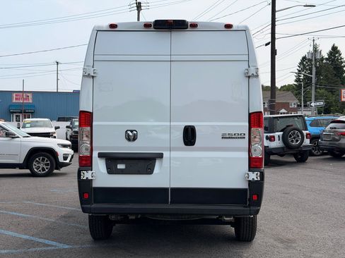 Used 2023 RAM ProMaster 2500 FWD image 6