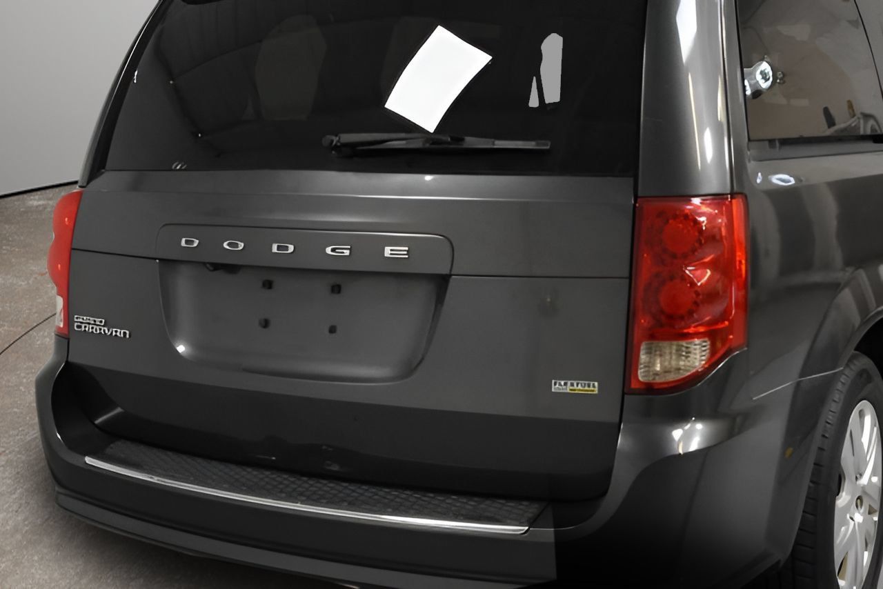 Used 2018 Dodge Grand Caravan SE w/ UConnect Hands-Free Group FWD image 32