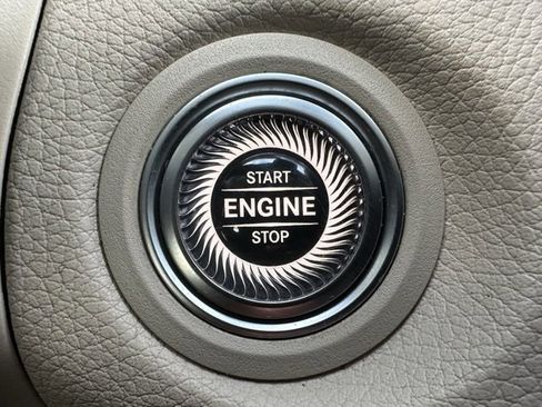 Used 2022 Mercedes-Benz GLC 300 4MATIC image 24