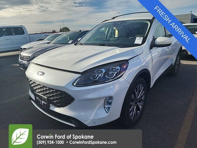 Used 2022 Ford Escape Titanium w/ Class II Trailer Tow Package AWD/4WD image 1