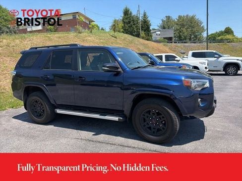 Used 2021 Toyota 4Runner Venture w/ Moonroof Package AWD/4WD image 12