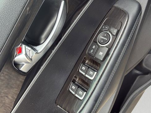 Used 2019 Kia Sorento FWD image 21