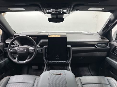 Used 2026 GMC Yukon XL AT4 w/ AT4 Premium Package AWD/4WD image 11