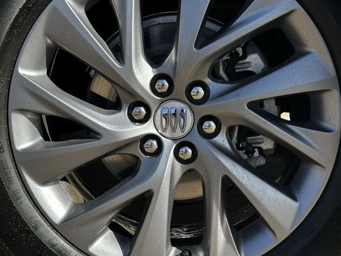 Used 2025 Buick Enclave Preferred image 12