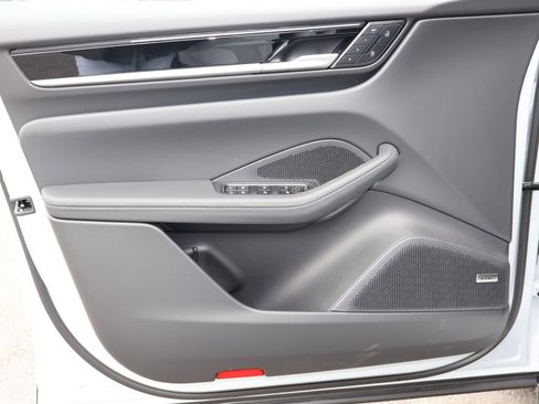 New 2026 Porsche Macan 4 Electric AWD/4WD image 13
