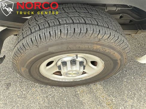 Used 2021 Chevrolet Express 3500 LS RWD image 15