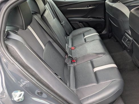 Used 2025 Toyota Camry SE w/ Convenience Package FWD image 5