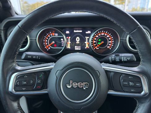 Used 2018 Jeep Wrangler Unlimited Sahara w/ Quick Order Package 24M Moab AWD/4WD image 14