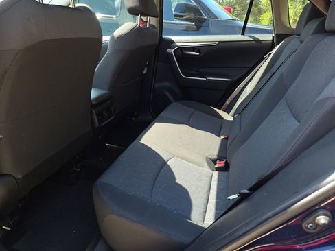 Used 2020 Toyota RAV4 XLE w/ Convenience Package FWD image 11