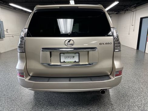 Used 2015 Lexus GX 460 Luxury w/ Preferred Accessory Package image 7