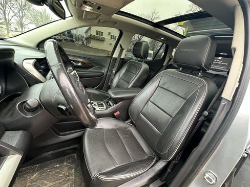 Used 2020 GMC Terrain Denali w/ GMC Pro Grade Package image 8