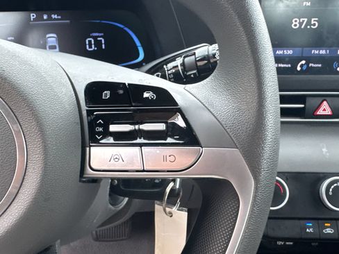 Used 2024 Hyundai Elantra SE FWD image 26