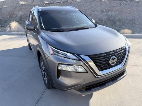 Used 2021 Nissan Rogue SV w/ Premium Package image 3