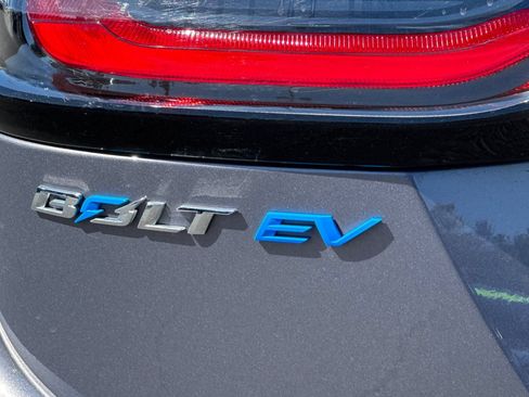 Used 2023 Chevrolet Bolt LT w/ Infotainment Package FWD image 47
