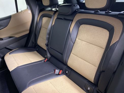 New 2025 Chevrolet Equinox ACTIV w/ Safety and Technology Package image 13