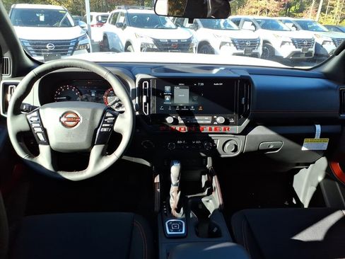 New 2026 Nissan Frontier PRO-4X w/ Pro-4x Convenience Package image 11